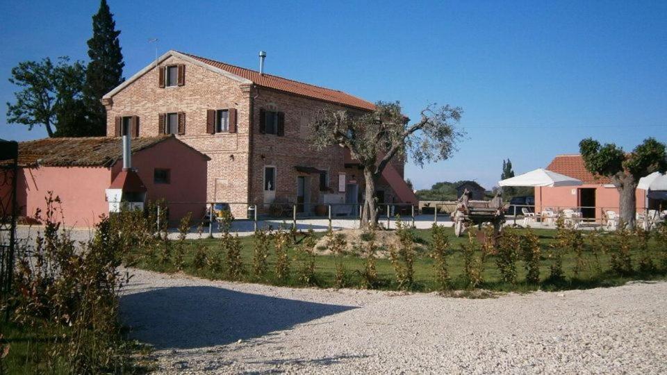 Conero Ranch Guest House Porto Recanati Exterior photo